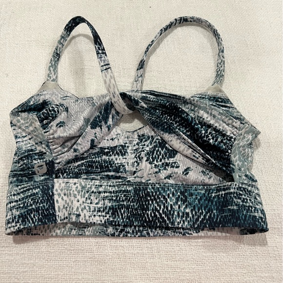 Fabletics - Fossil Print Legging and Sports Bra set - Picture 4 of 4